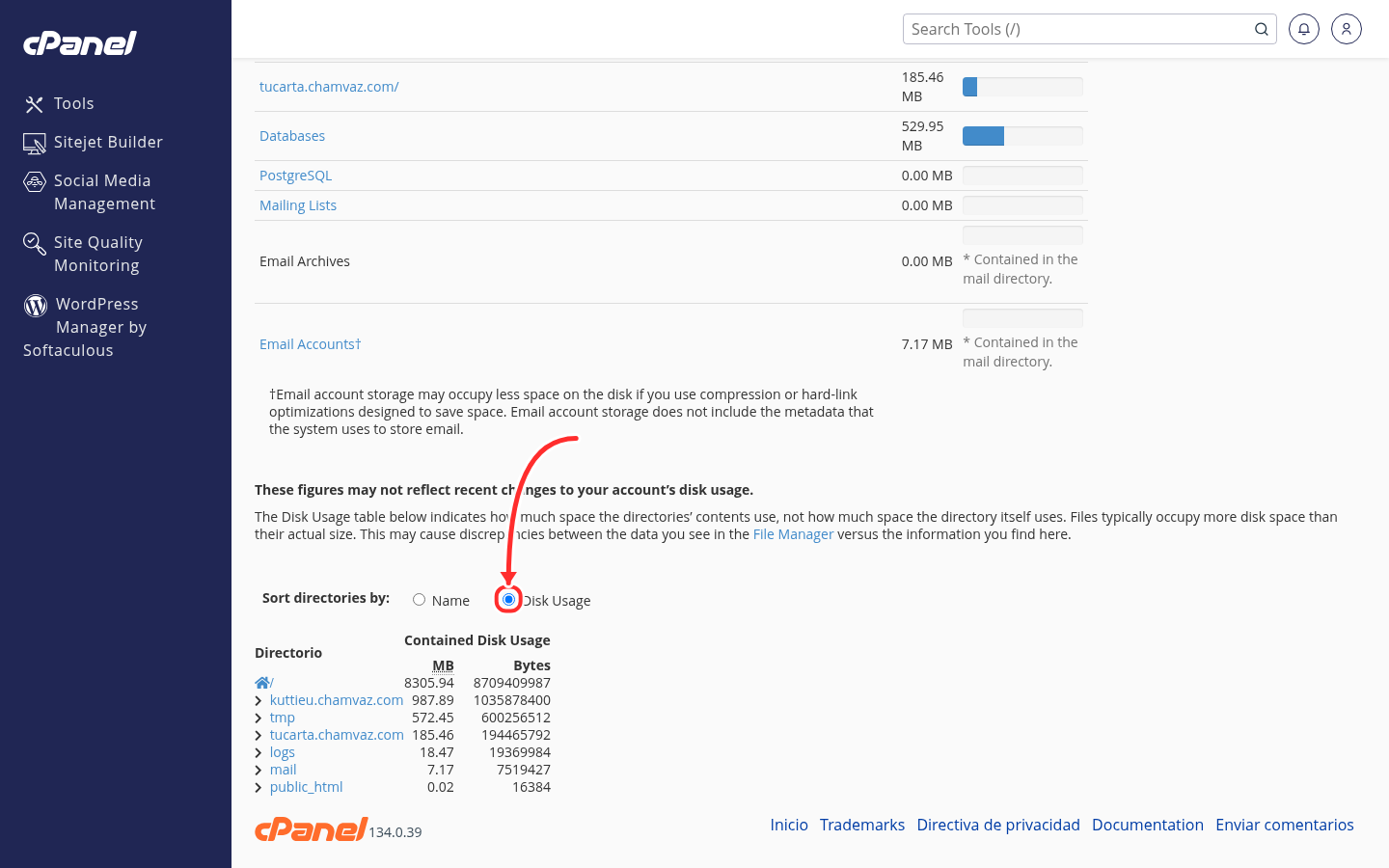 Opción Sort directories by con Disk Usage marcada, señalada con una flecha