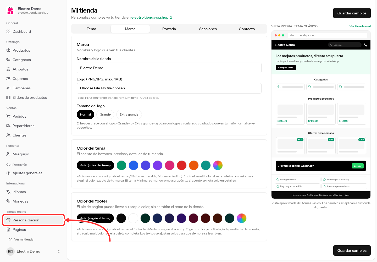 Opción Personalización del grupo Tienda online del menú lateral señalada con una flecha